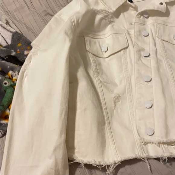 Express White Raw Edge Jean Jacket NWOT XL - Picture 3 of 5